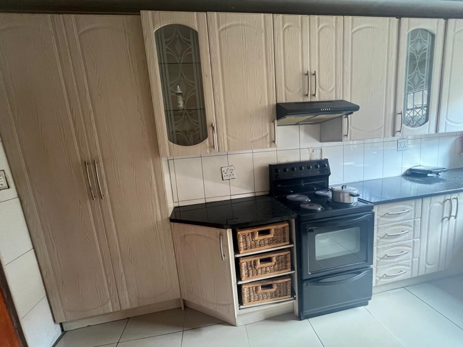2 Bedroom Property for Sale in Poortjie Gauteng