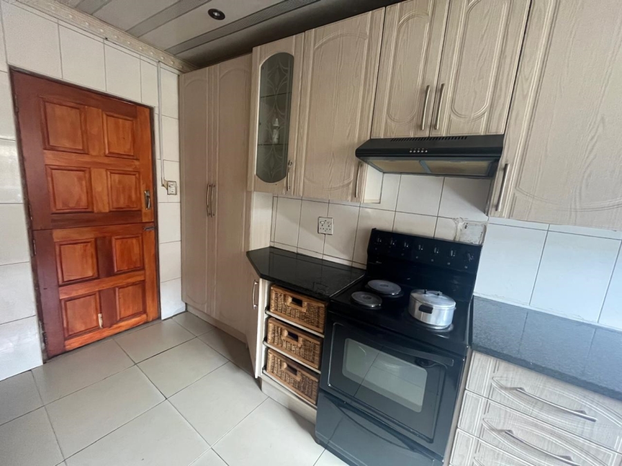2 Bedroom Property for Sale in Poortjie Gauteng
