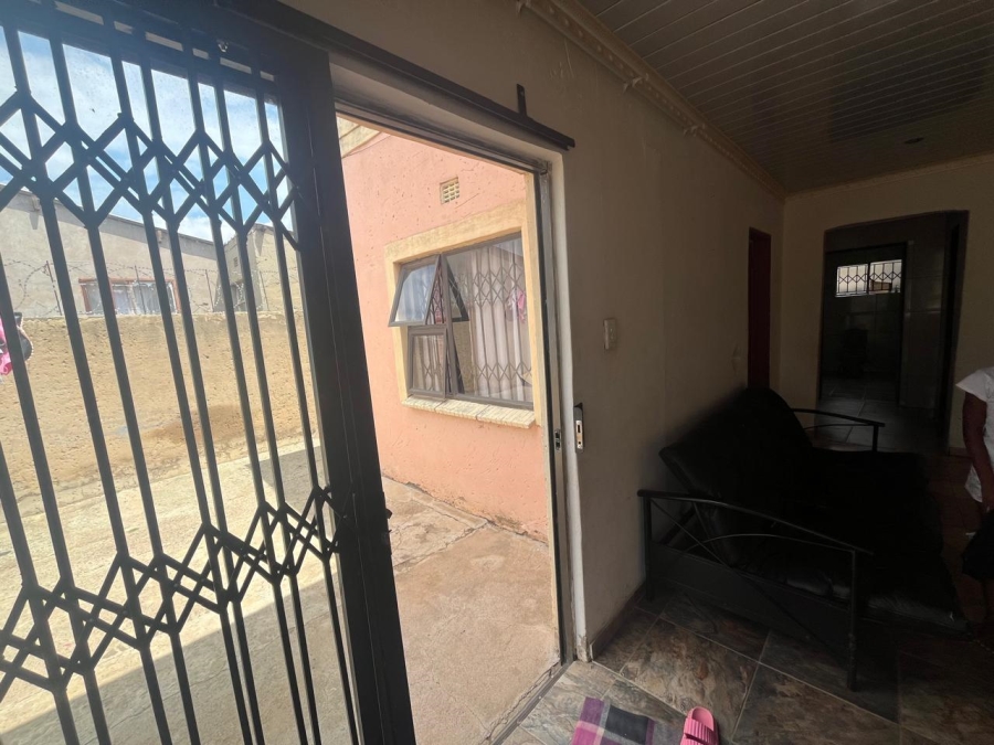 2 Bedroom Property for Sale in Poortjie Gauteng