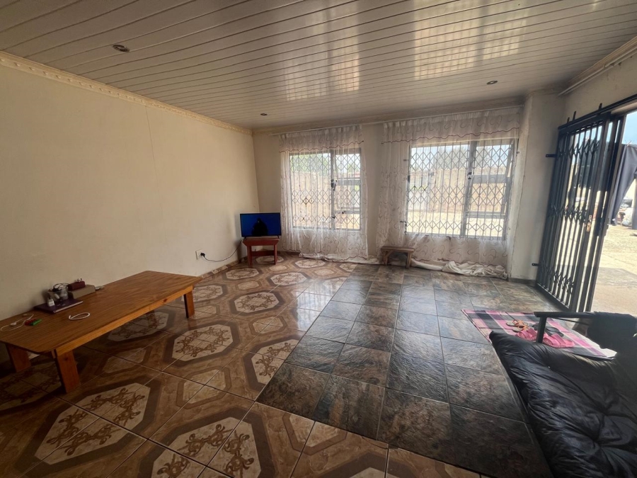 2 Bedroom Property for Sale in Poortjie Gauteng