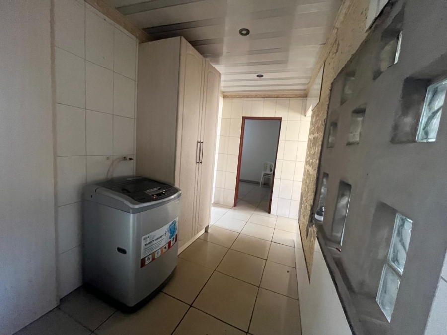 2 Bedroom Property for Sale in Poortjie Gauteng