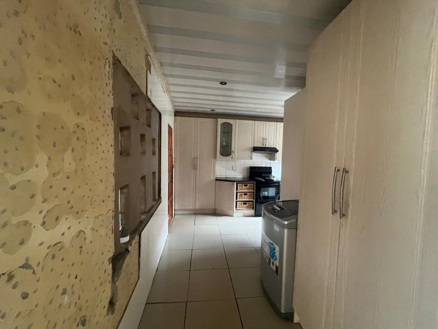 2 Bedroom Property for Sale in Poortjie Gauteng