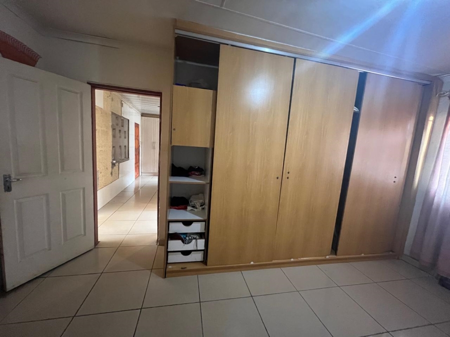 2 Bedroom Property for Sale in Poortjie Gauteng