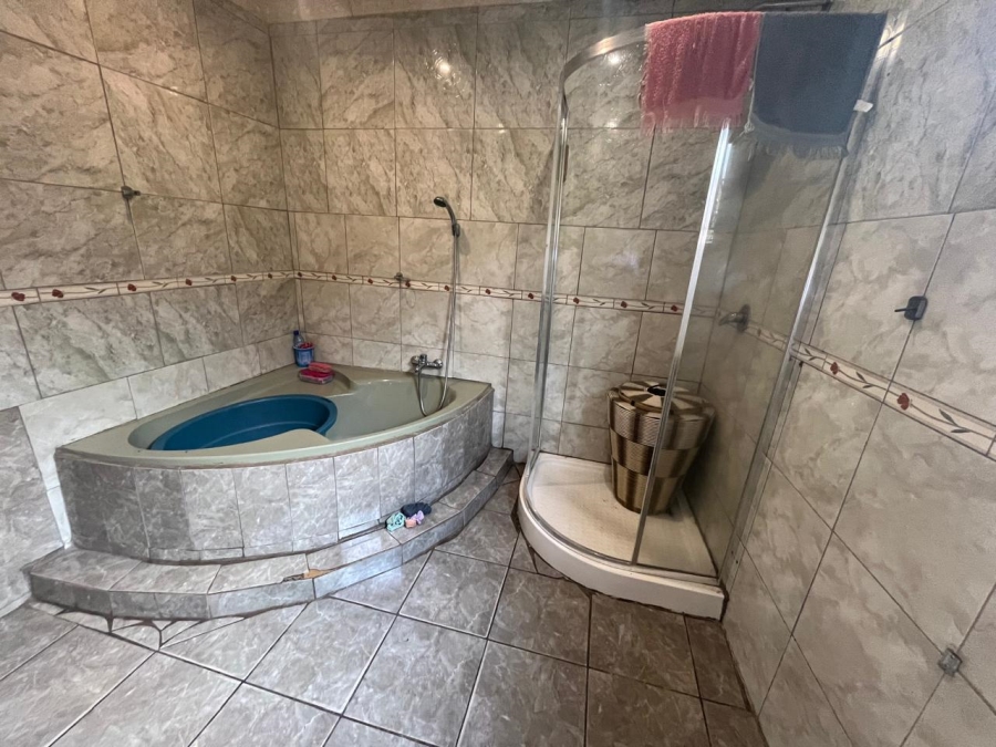 2 Bedroom Property for Sale in Poortjie Gauteng