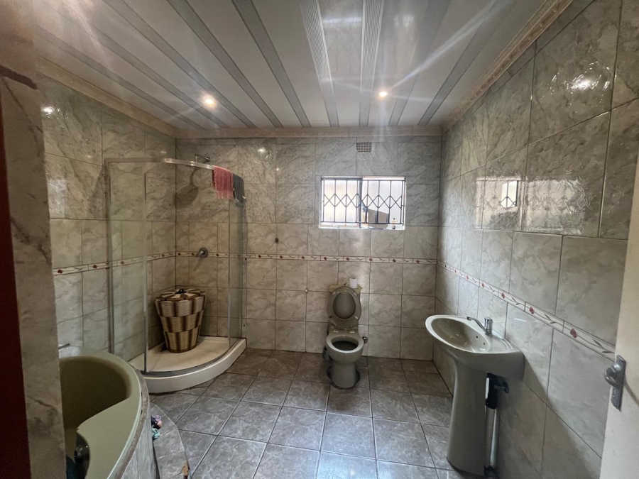 2 Bedroom Property for Sale in Poortjie Gauteng
