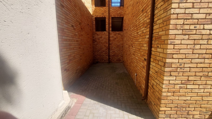 2 Bedroom Property for Sale in Alberton Gauteng