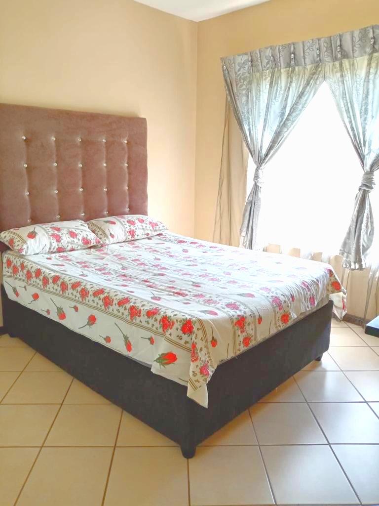 2 Bedroom Property for Sale in Honeydew Gauteng