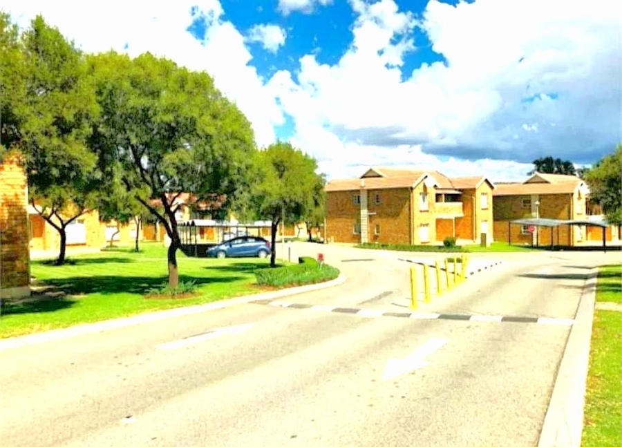 2 Bedroom Property for Sale in Honeydew Gauteng