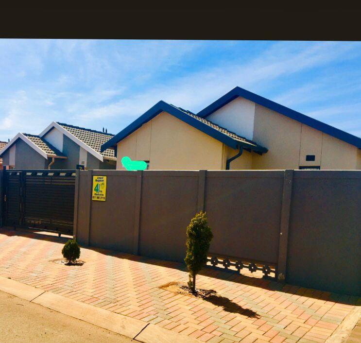3 Bedroom Property for Sale in Sky City Gauteng