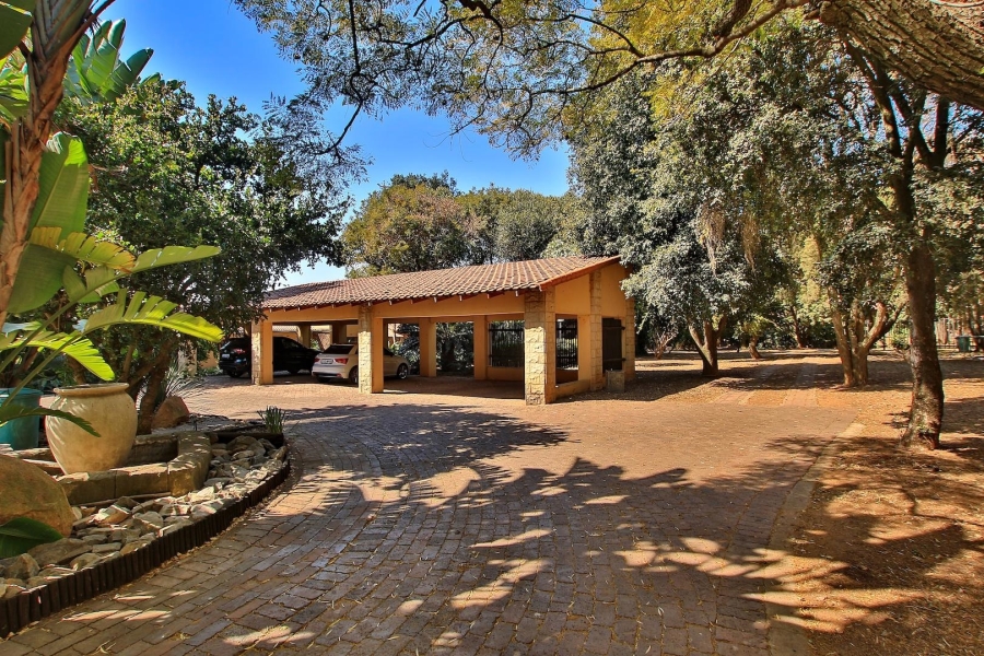 7 Bedroom Property for Sale in Randburg Gauteng