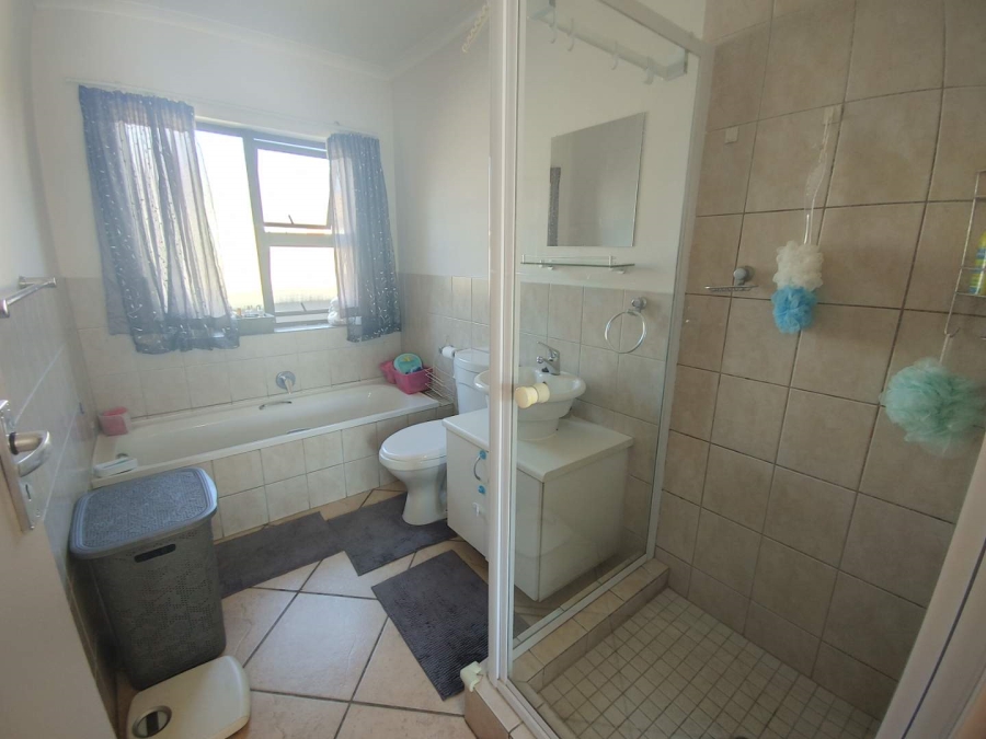 3 Bedroom Property for Sale in Candlewoods Country Estate Gauteng