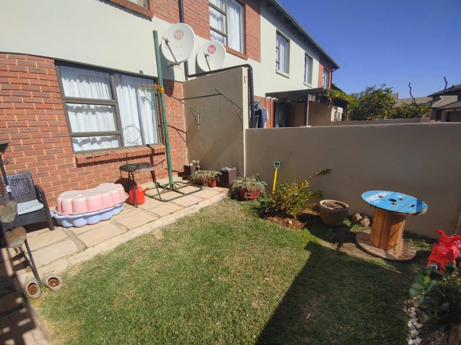 3 Bedroom Property for Sale in Candlewoods Country Estate Gauteng
