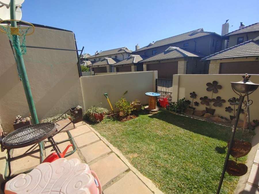 3 Bedroom Property for Sale in Candlewoods Country Estate Gauteng