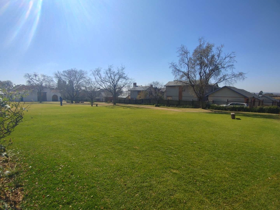 3 Bedroom Property for Sale in Candlewoods Country Estate Gauteng