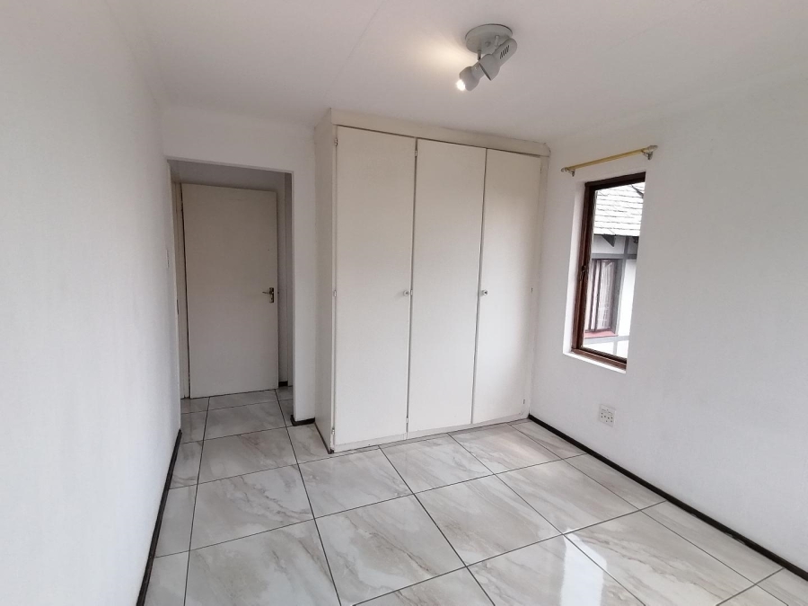 2 Bedroom Property for Sale in Sunninghill Gauteng