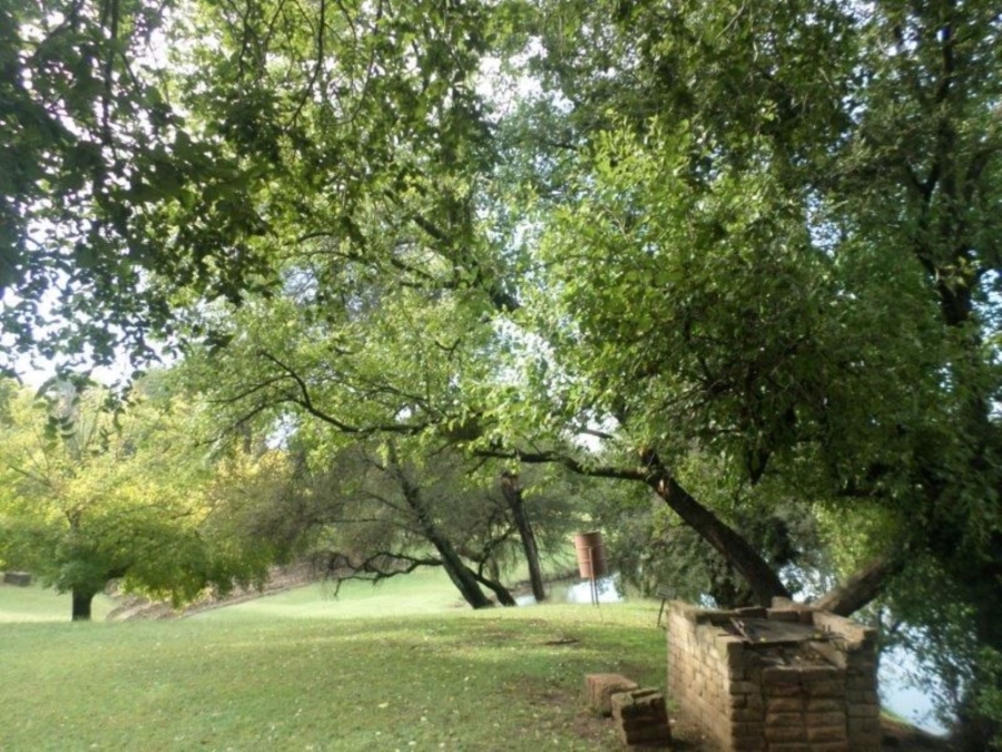 0 Bedroom Property for Sale in Vaaloewer Gauteng