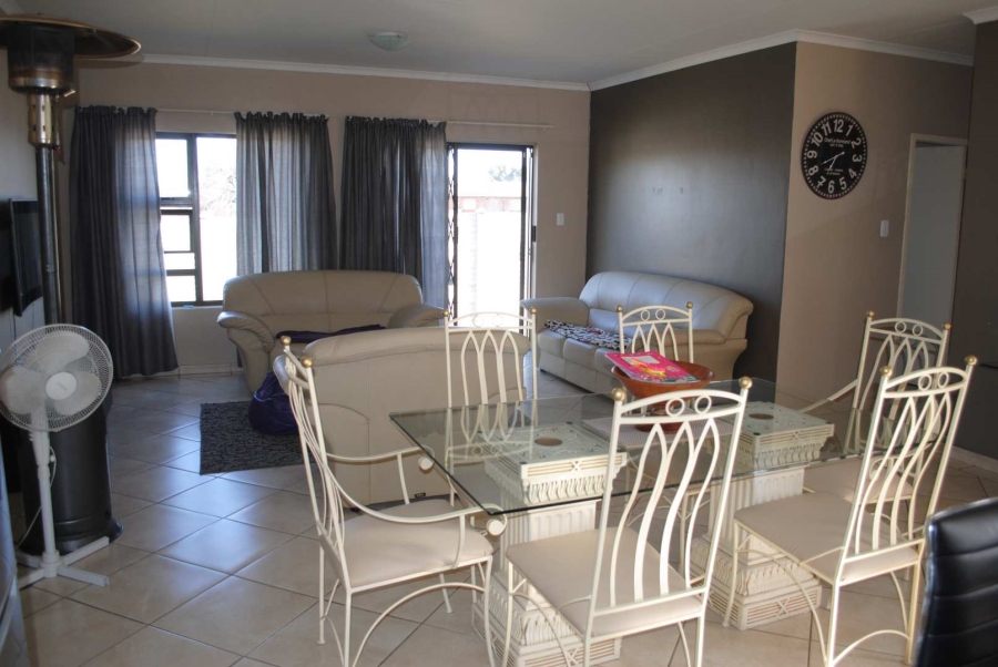 To Let 3 Bedroom Property for Rent in Kookrus Gauteng