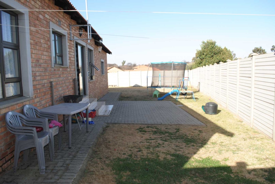 To Let 3 Bedroom Property for Rent in Kookrus Gauteng