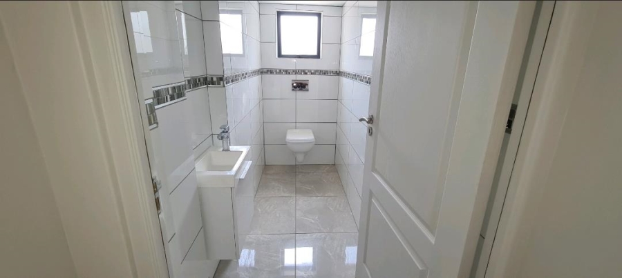 3 Bedroom Property for Sale in Magalieskruin Gauteng