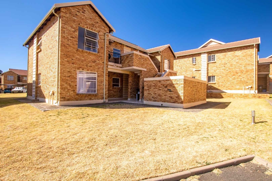 2 Bedroom Property for Sale in Honeypark Gauteng