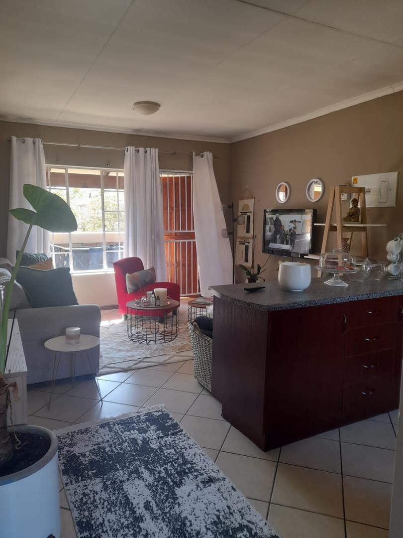 2 Bedroom Property for Sale in Honeypark Gauteng