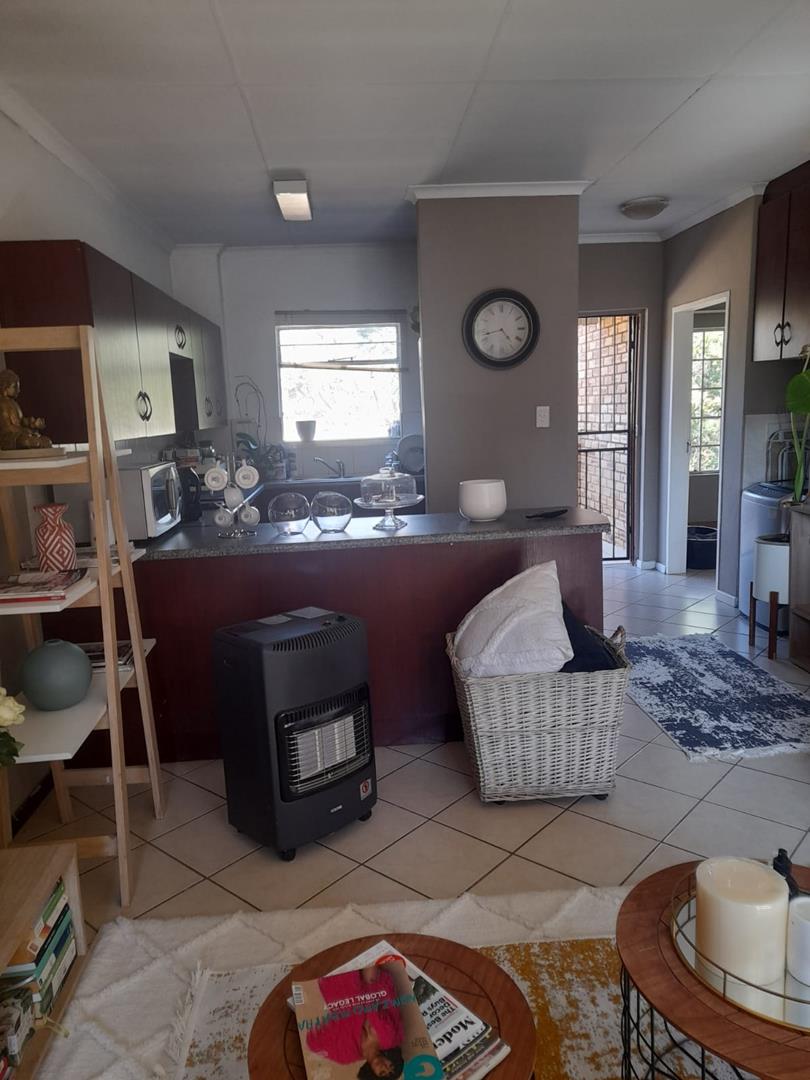 2 Bedroom Property for Sale in Honeypark Gauteng