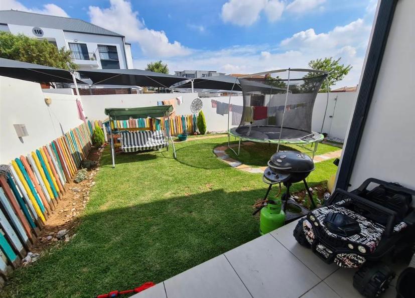 3 Bedroom Property for Sale in Greenstone Hill Gauteng