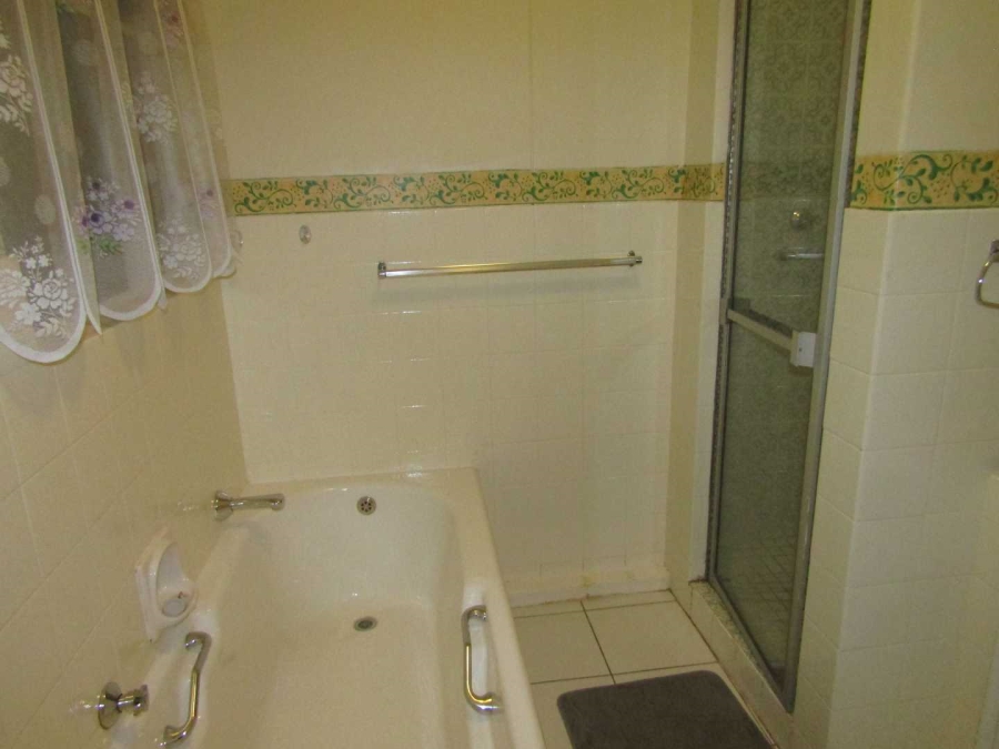 3 Bedroom Property for Sale in Glenhazel Gauteng