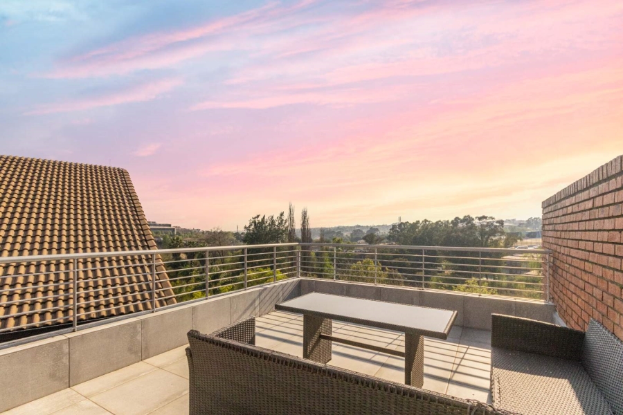 2 Bedroom Property for Sale in Atholl Gauteng