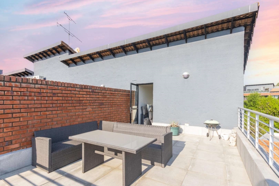 2 Bedroom Property for Sale in Atholl Gauteng