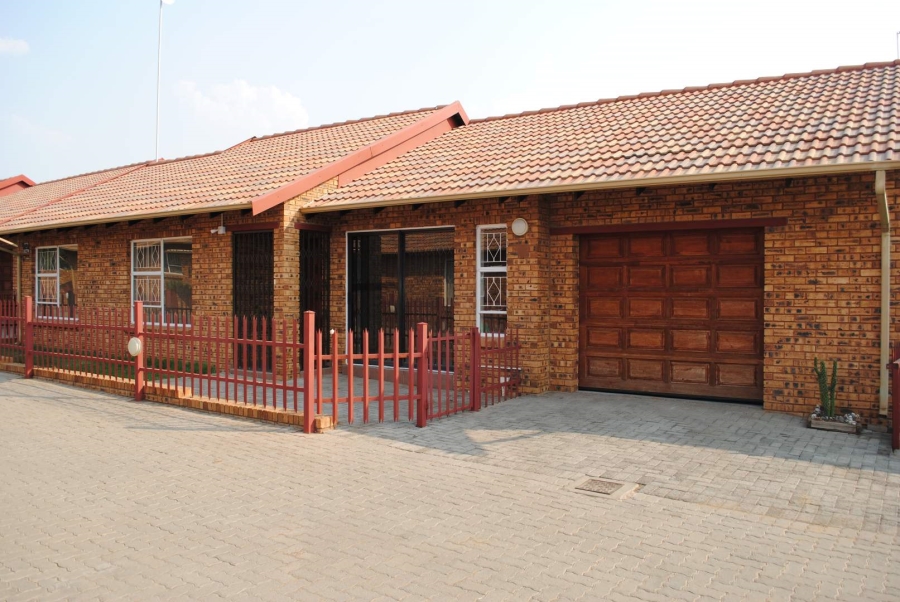To Let 3 Bedroom Property for Rent in Riversdale Gauteng