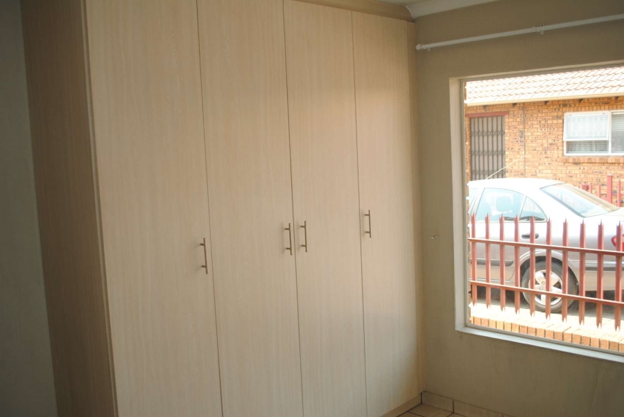 To Let 3 Bedroom Property for Rent in Riversdale Gauteng