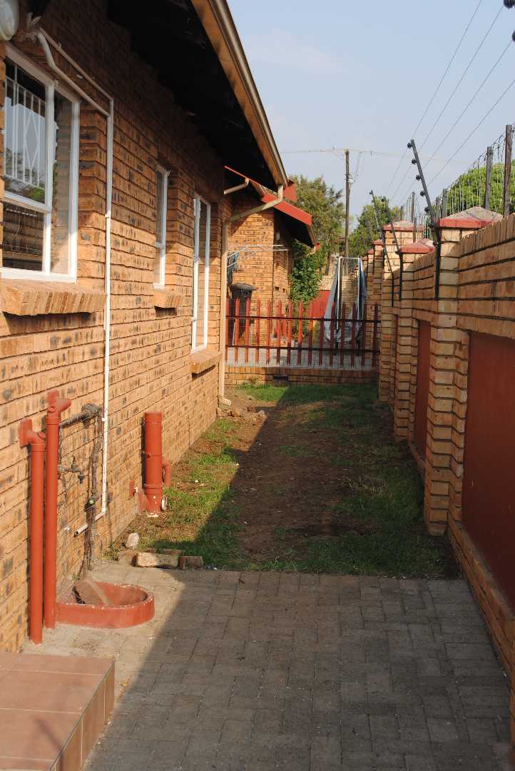 To Let 3 Bedroom Property for Rent in Riversdale Gauteng