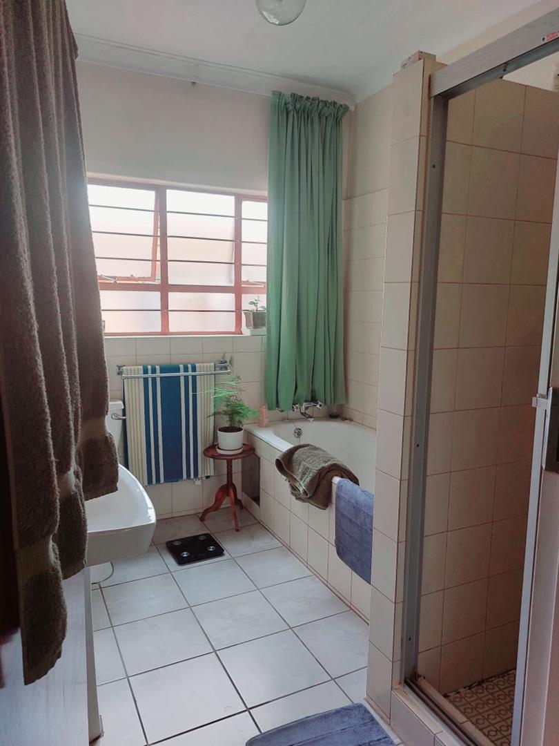 3 Bedroom Property for Sale in Val de Grace Gauteng