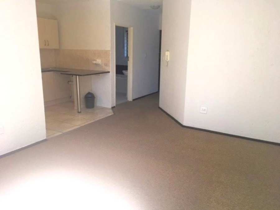 To Let 1 Bedroom Property for Rent in Benmore Gardens Gauteng