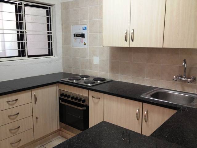 To Let 1 Bedroom Property for Rent in Benmore Gardens Gauteng