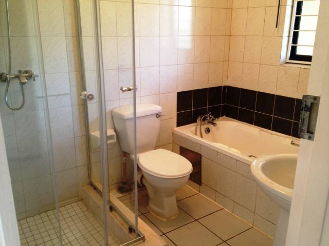 To Let 1 Bedroom Property for Rent in Benmore Gardens Gauteng