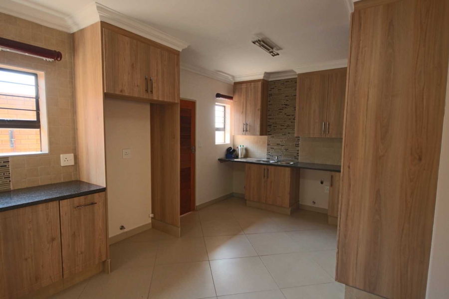 To Let 3 Bedroom Property for Rent in Olympus Gauteng