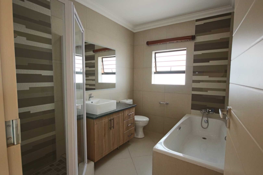 To Let 3 Bedroom Property for Rent in Olympus Gauteng