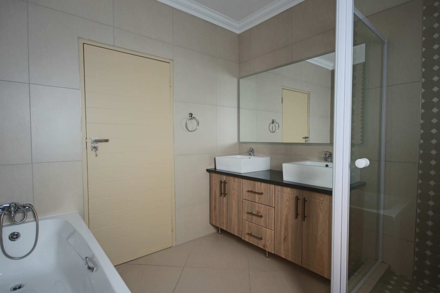 To Let 3 Bedroom Property for Rent in Olympus Gauteng