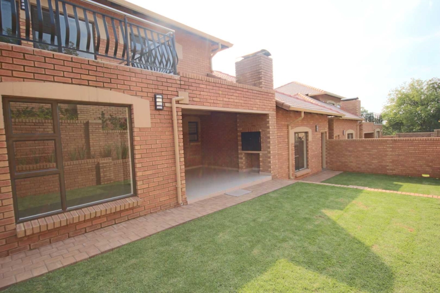 To Let 3 Bedroom Property for Rent in Olympus Gauteng