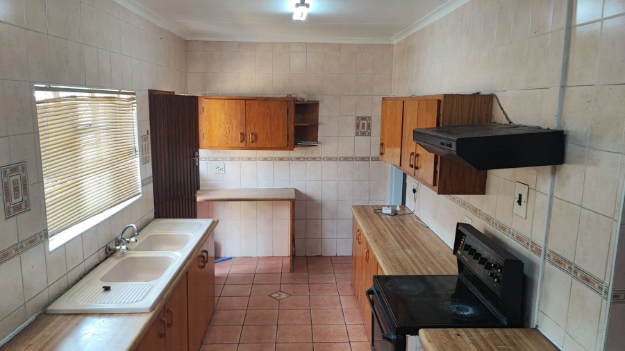 3 Bedroom Property for Sale in Brackendowns Gauteng