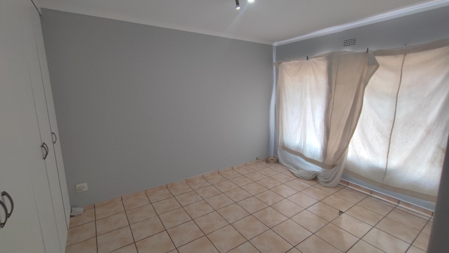 3 Bedroom Property for Sale in Brackendowns Gauteng