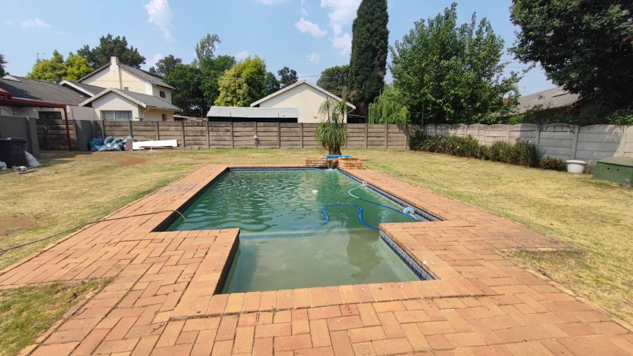 3 Bedroom Property for Sale in Brackendowns Gauteng