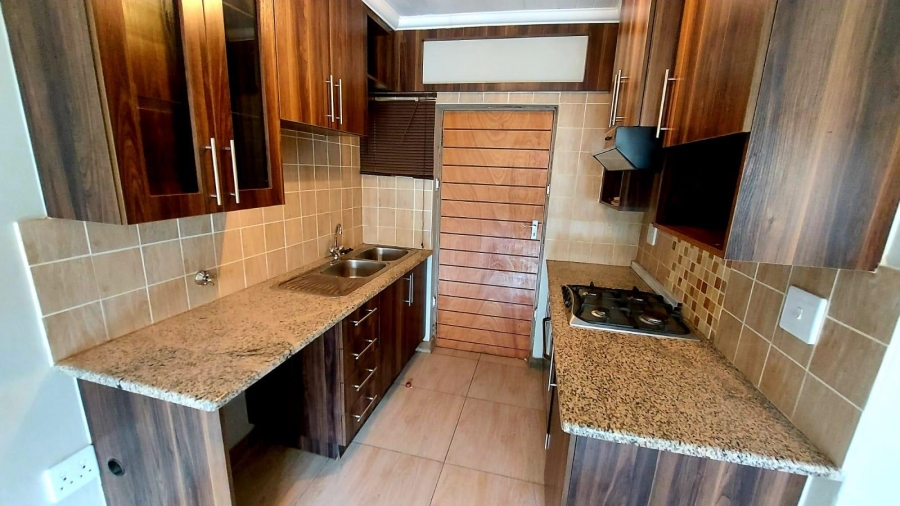 2 Bedroom Property for Sale in Waverley Gauteng