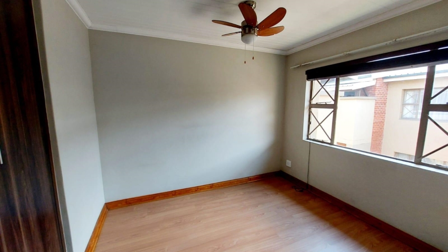 2 Bedroom Property for Sale in Waverley Gauteng