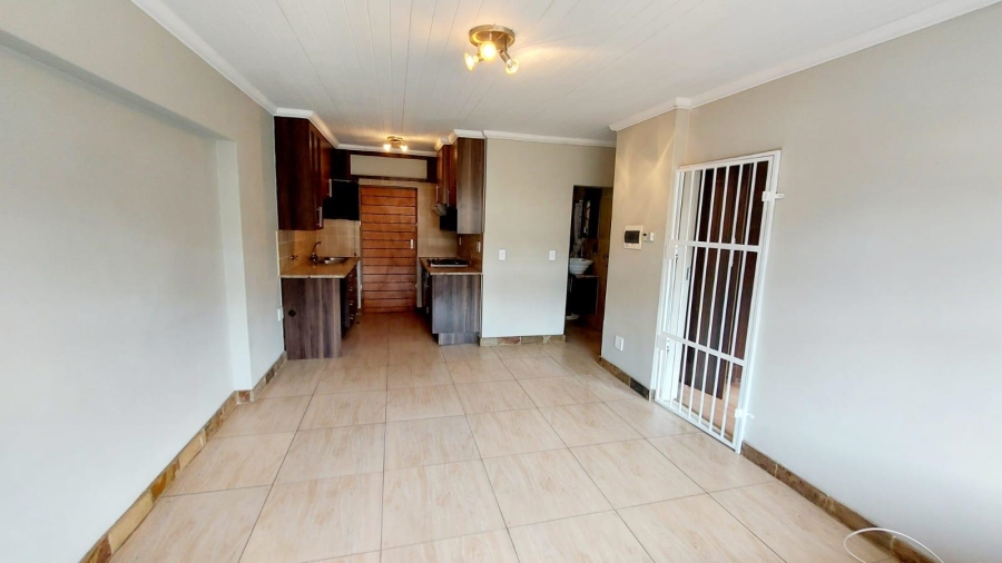 2 Bedroom Property for Sale in Waverley Gauteng
