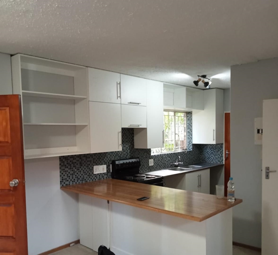 To Let 3 Bedroom Property for Rent in Garsfontein Gauteng