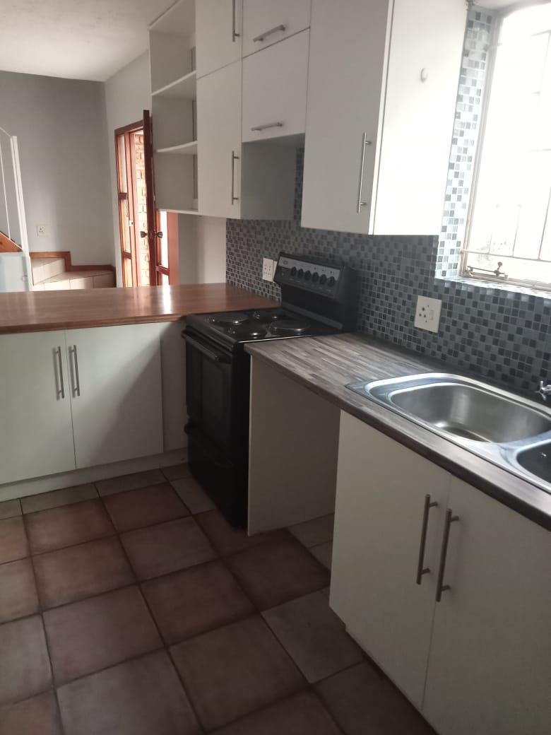 To Let 3 Bedroom Property for Rent in Garsfontein Gauteng