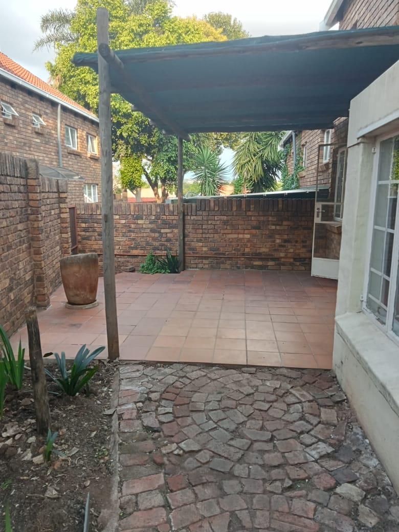 To Let 3 Bedroom Property for Rent in Garsfontein Gauteng